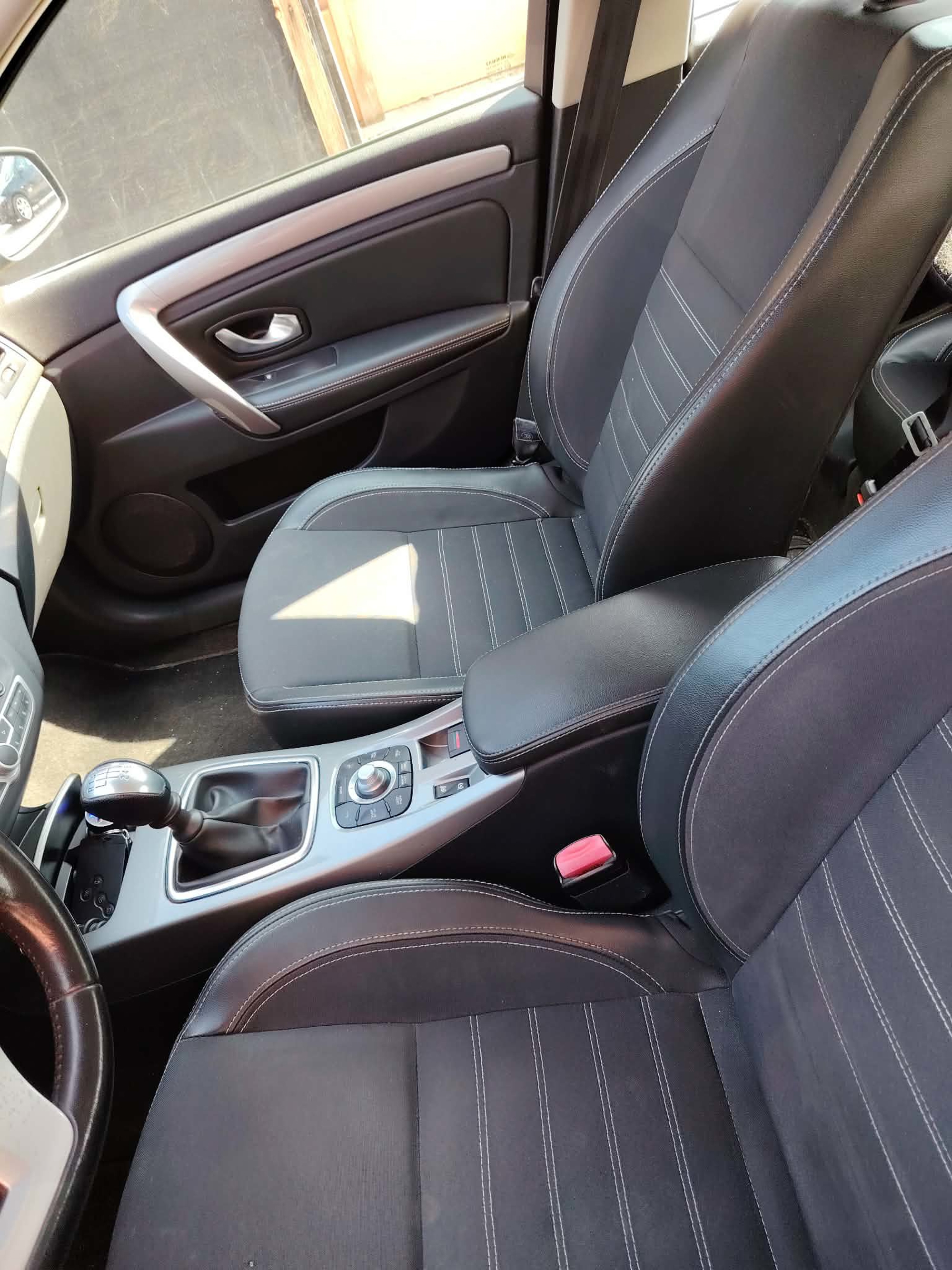 Renault laguna 1.5dci 2012god 195tsk reg god dana 