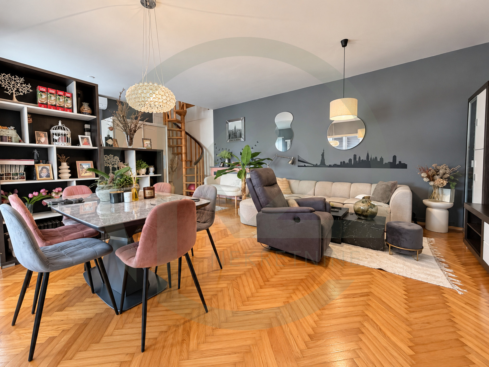 Stan: Dužice 83 m2, 2S+DB