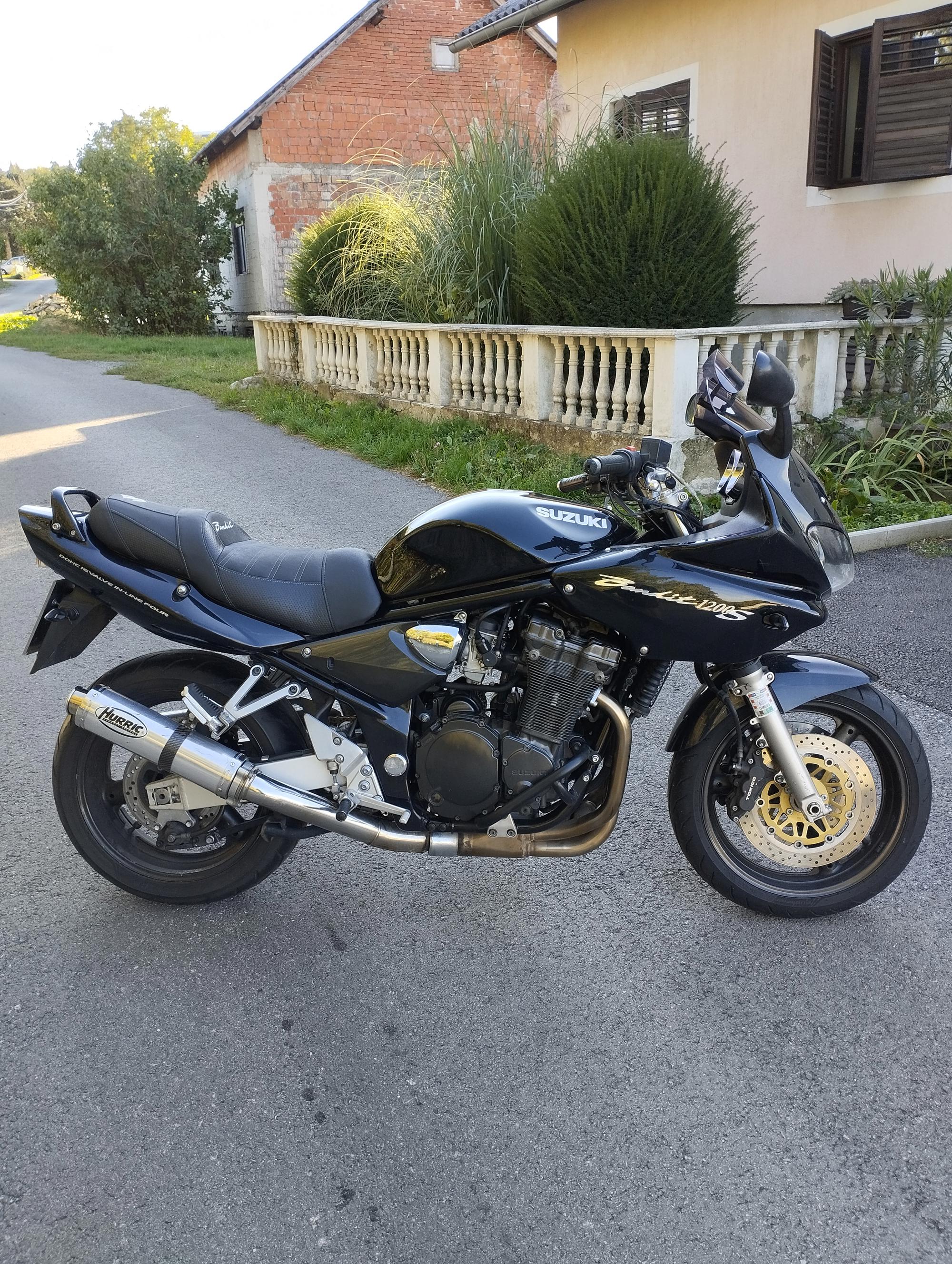 Suzuki Bandit 1200, 2001. godište