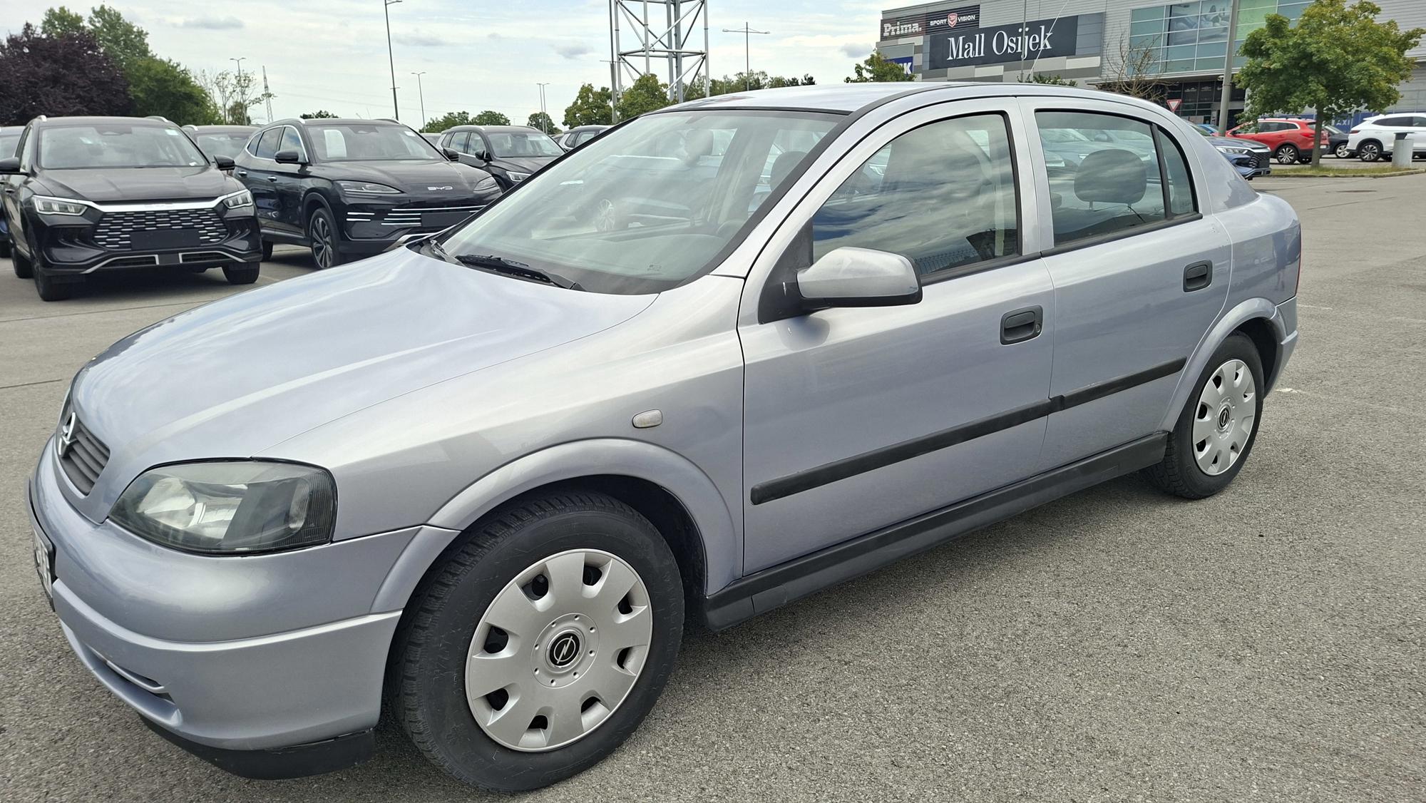 Opel Astra 1.4 16v KLIMA,reg: 3.mj/2027.
