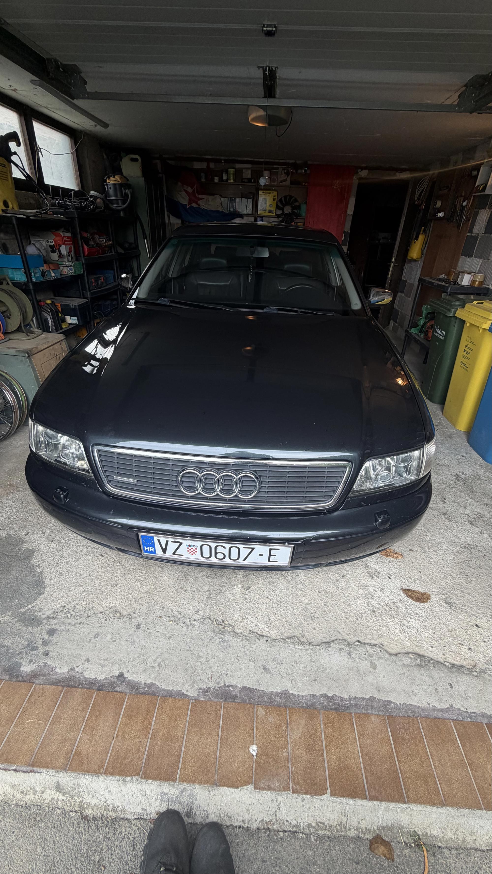 Audi A8 D2