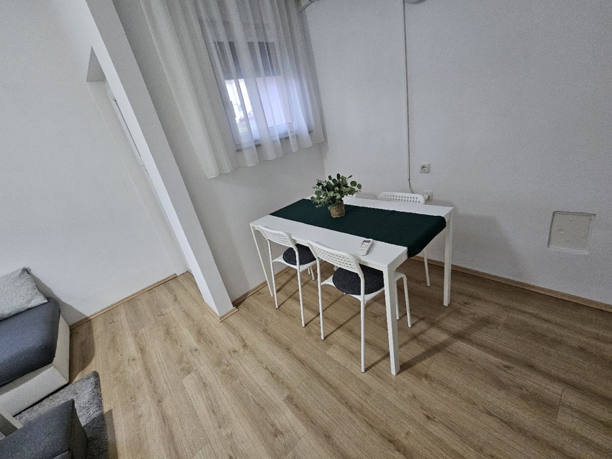 PRODAJA STANA – PULA, BLIZINA MORNARICKOG PARKA– 50 m² – 1S 