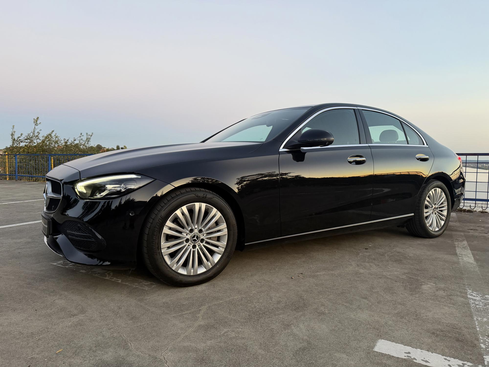 Mercedes-Benz Cklasa 220 automatik, 200ks, MODEL 2024.g, FULL BUSINESS, JAMSTVO 12mj, HR AUTO.