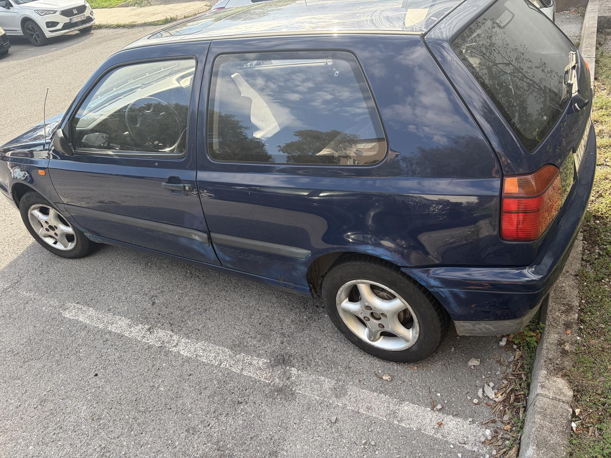 Golf 3 na prodaju! Ispravan automobil!