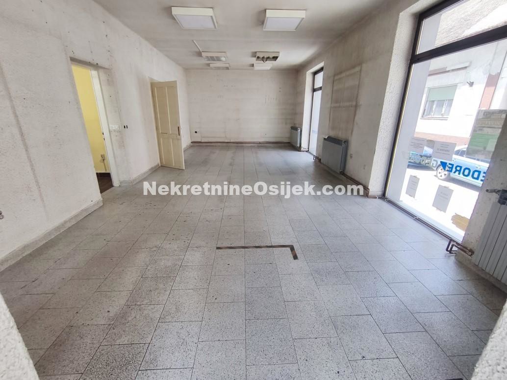STROGI CENTAR...djelomično ADAPTIRANA Prizemnica od 90m2 GBP/plac-168m2