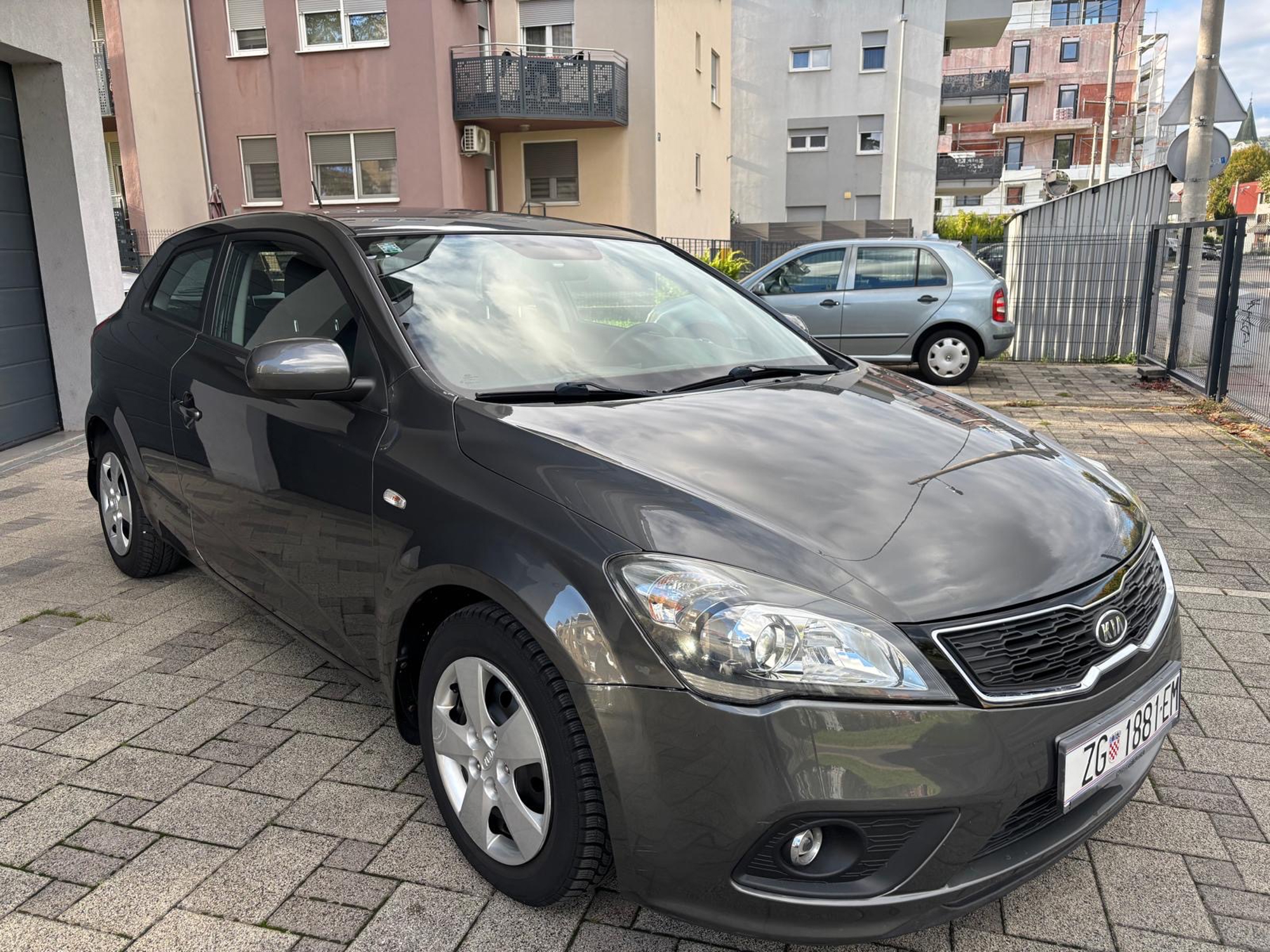Kia Pro Ceed 1.4 benzin, kupljena u HR., samo 136ooo kilometara!