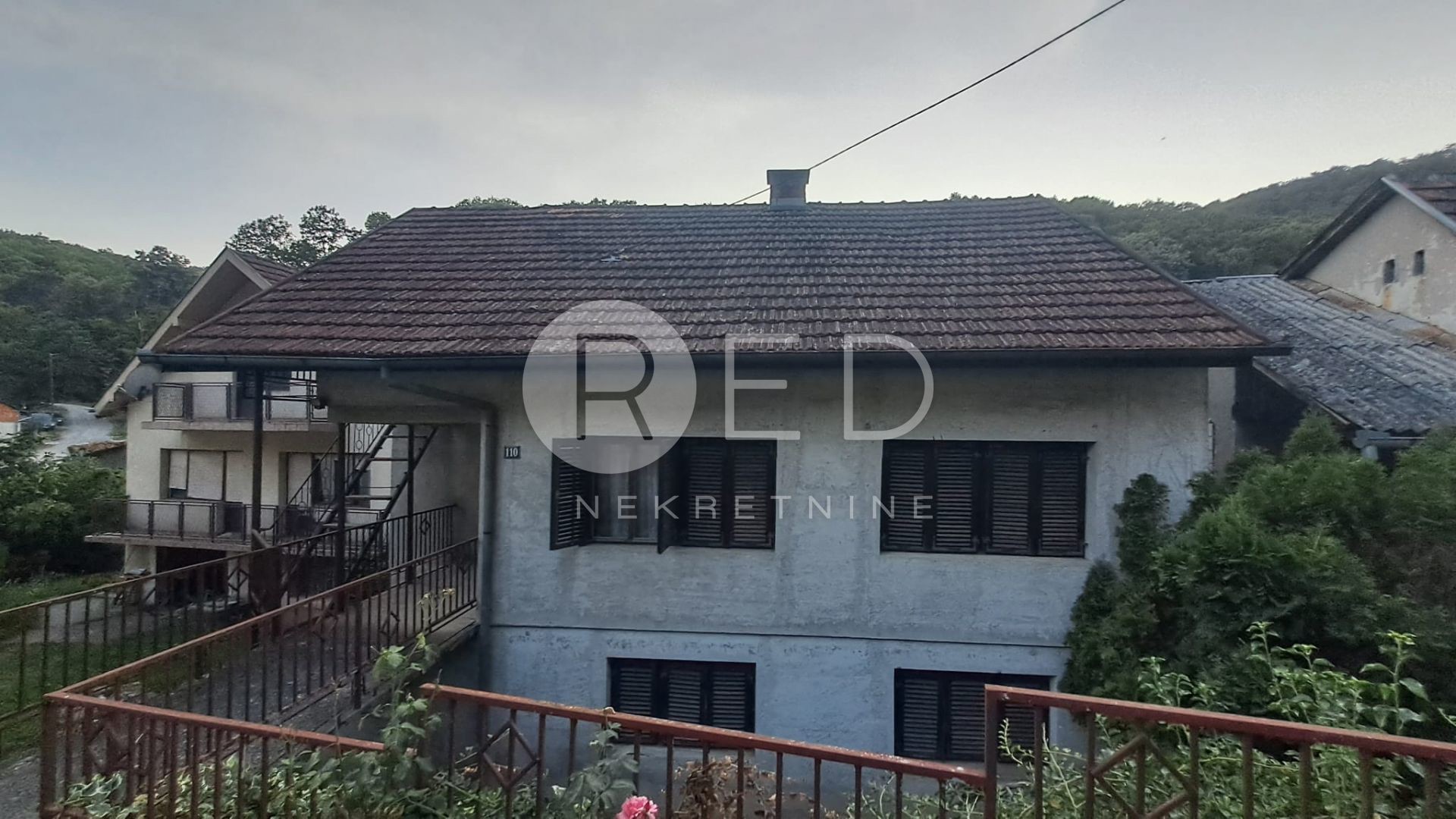 POŽEGA, OBITELJSKA KUĆA I VRT 200 m², JAGODNJAK