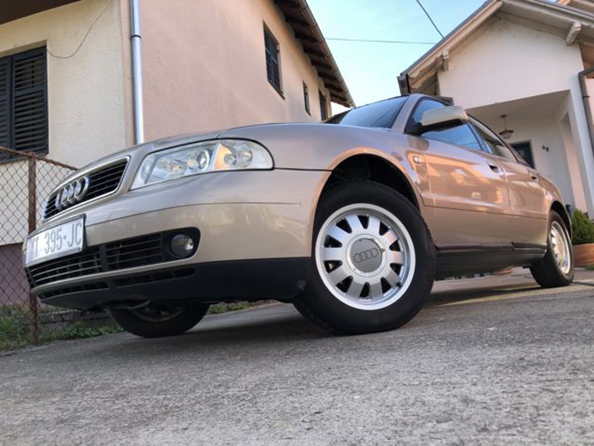 AUDI A4, 1,9 TDI, 66KW/90KS, FACELIFT MODEL 2000, REG.GOD DANA, KUPLJEN U AUTO ZUBAK, KUKA UPISANA.!
