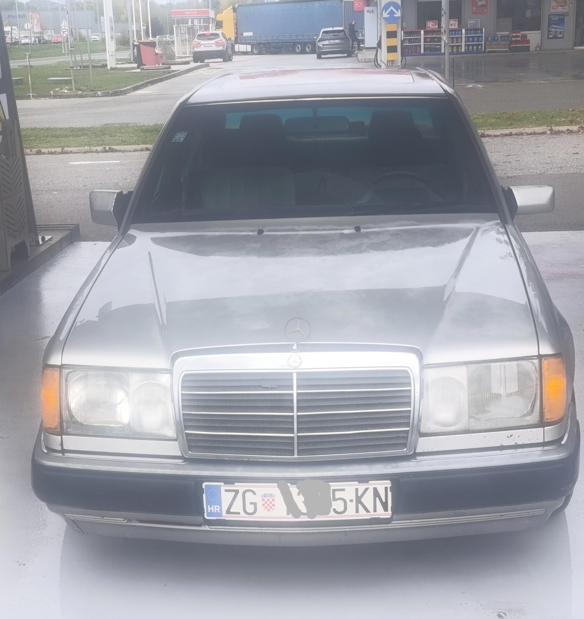 Mercedes  w 124 , 250D