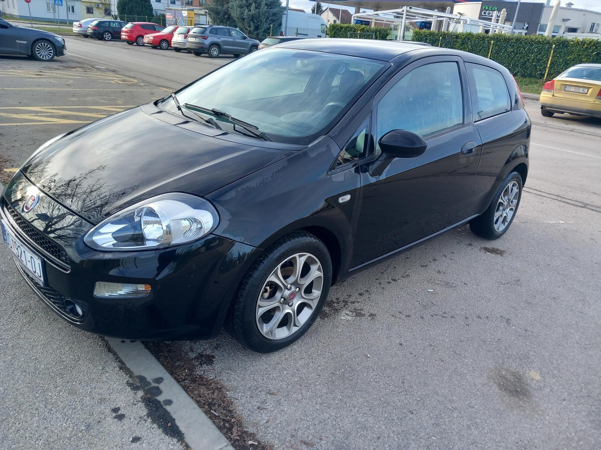 Fiat punto 1.3 multi jet 2014.g reg.8/26 moguca zamjena