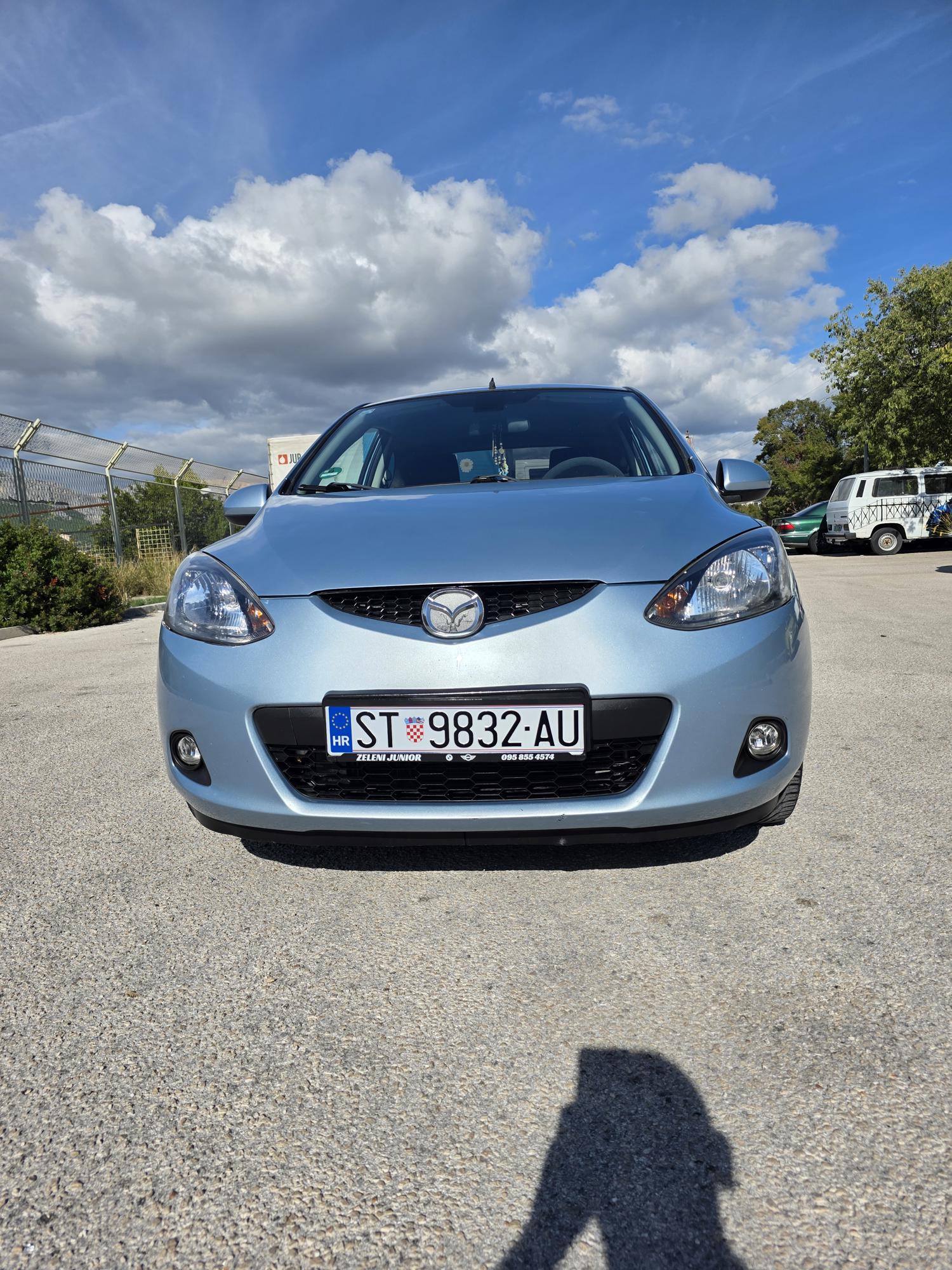 MAZDA 2 1.3 REG DO 10/27