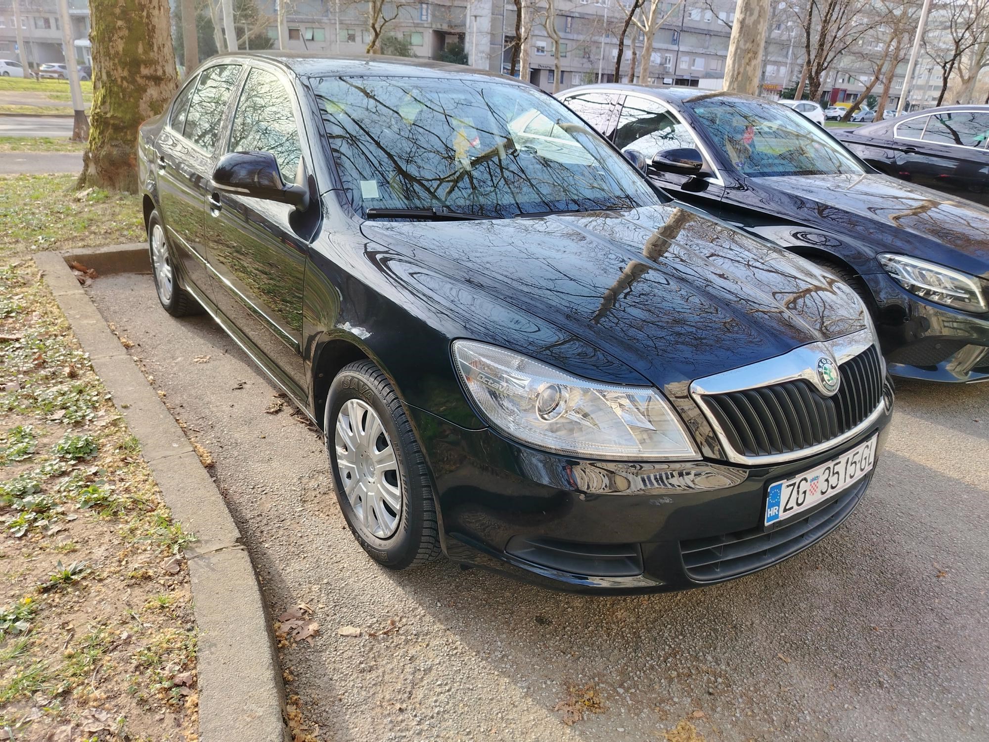 Škoda Octavia 1.6mpi Kupljen novi u Hr Reg 3/2027god Samo 123tkm