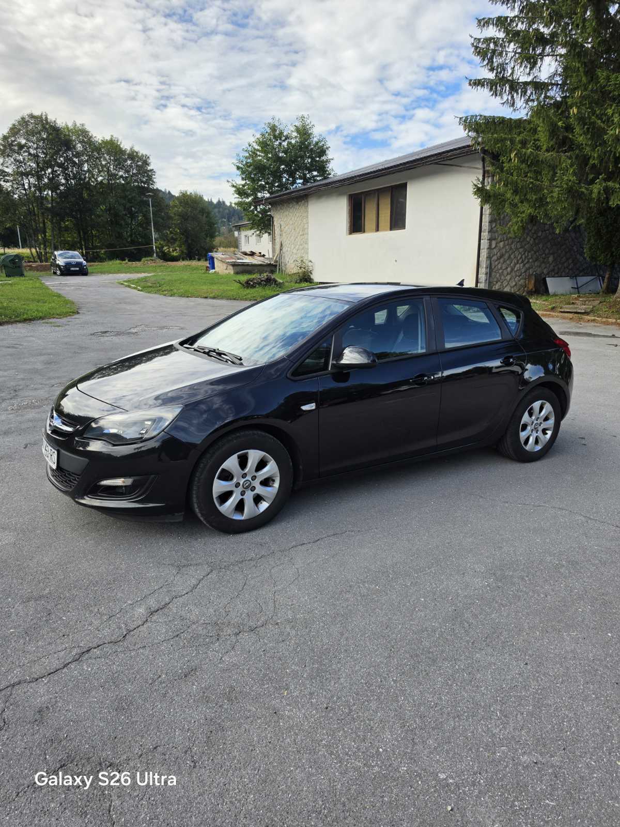 *Opel Astra*2015g*1 vlasnik*