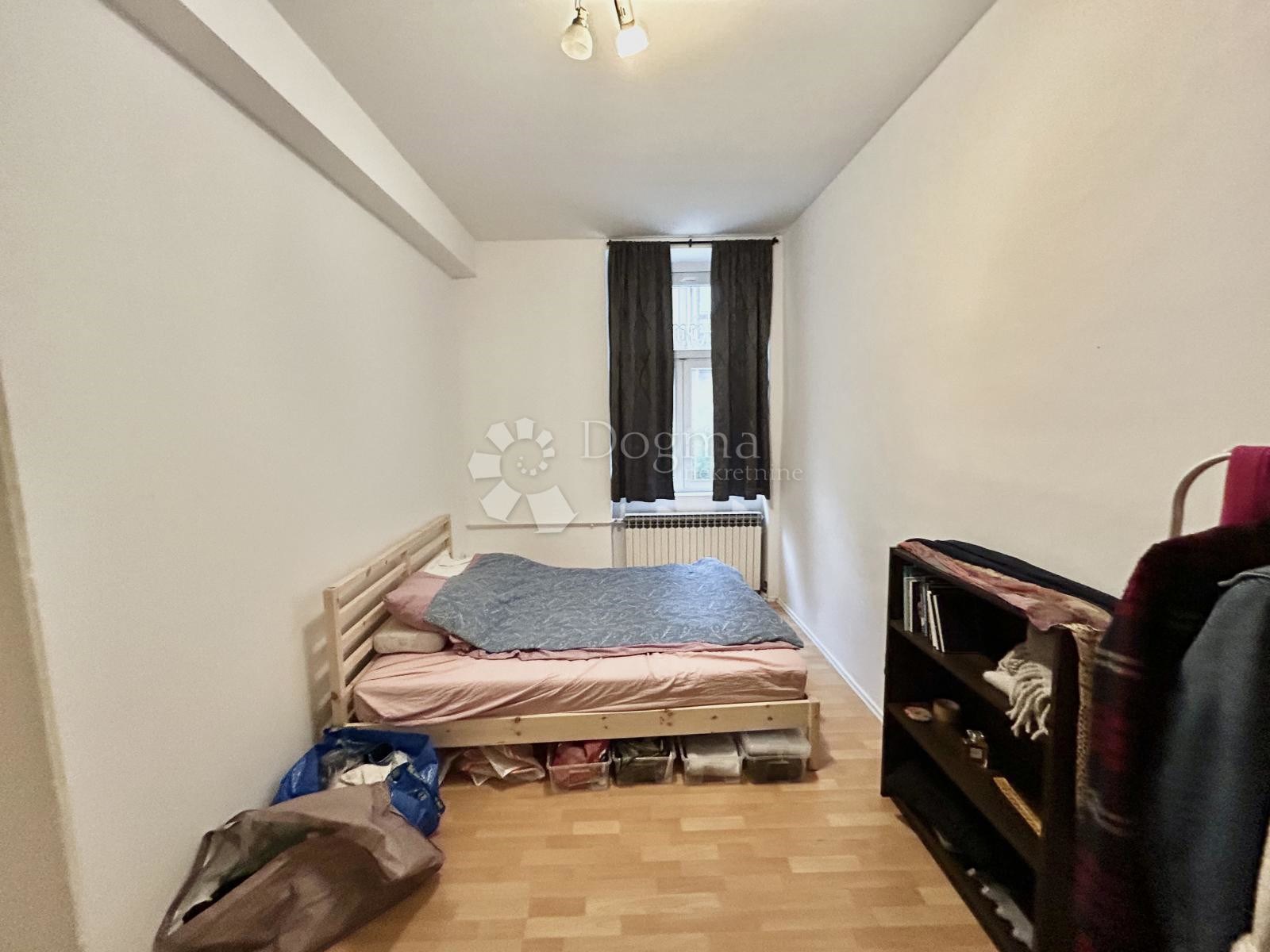 TROSOBAN GRAĐANSKI STAN ZRINJEVAC