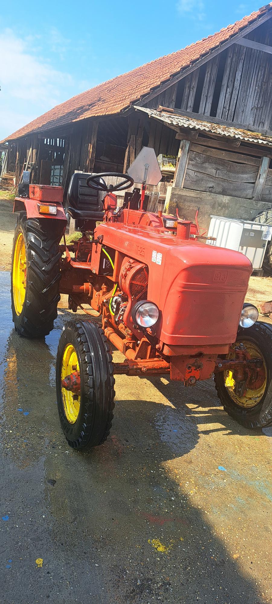 Vladimirec T25 (rus) voćarsko - vinogradarski traktor -može Zamjena