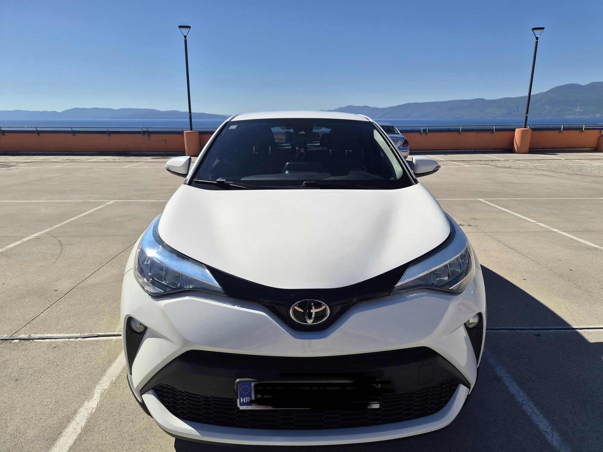 Toyota C-HR 1.2 Turbo C-ENTER | 2019. | 113.600 km | 1. vlasnik