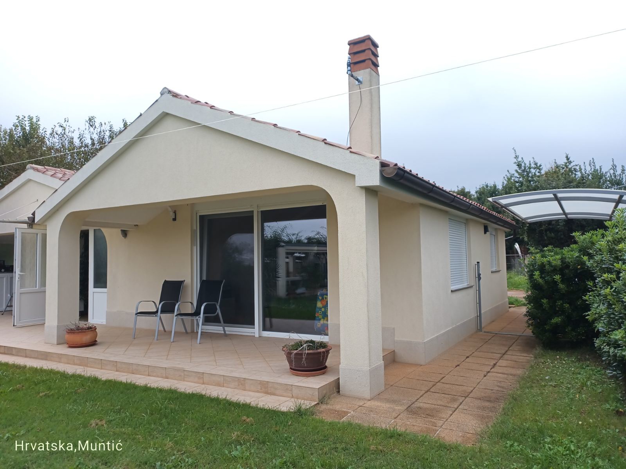 Samostojeća prizemnica s velikom okućnicom – Muntić (Općina Ližnjan)