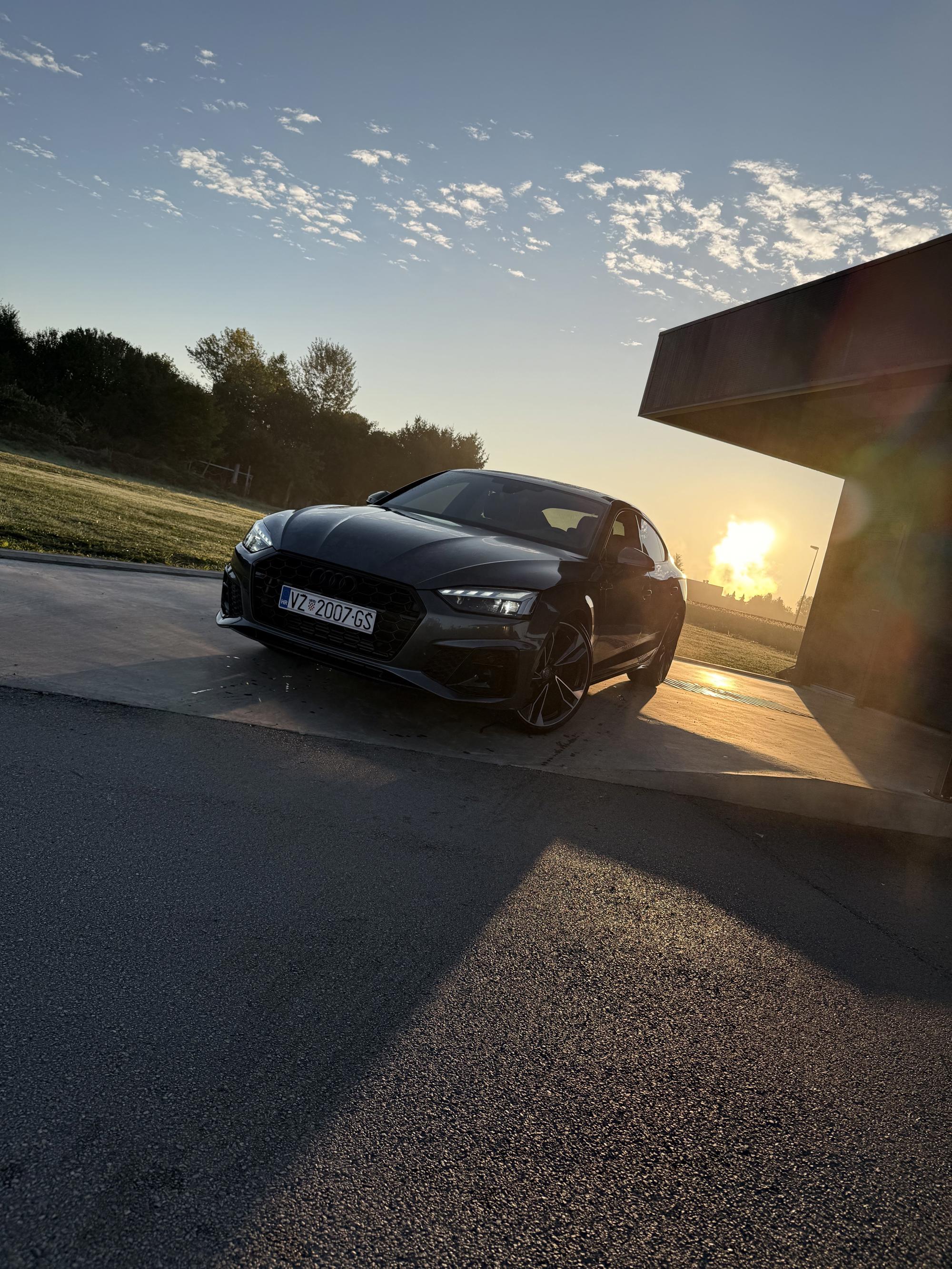 Audi A5 S+ line, Sportback 2023., Tvornička garancija, MATRIX svjetla, mild hibrid