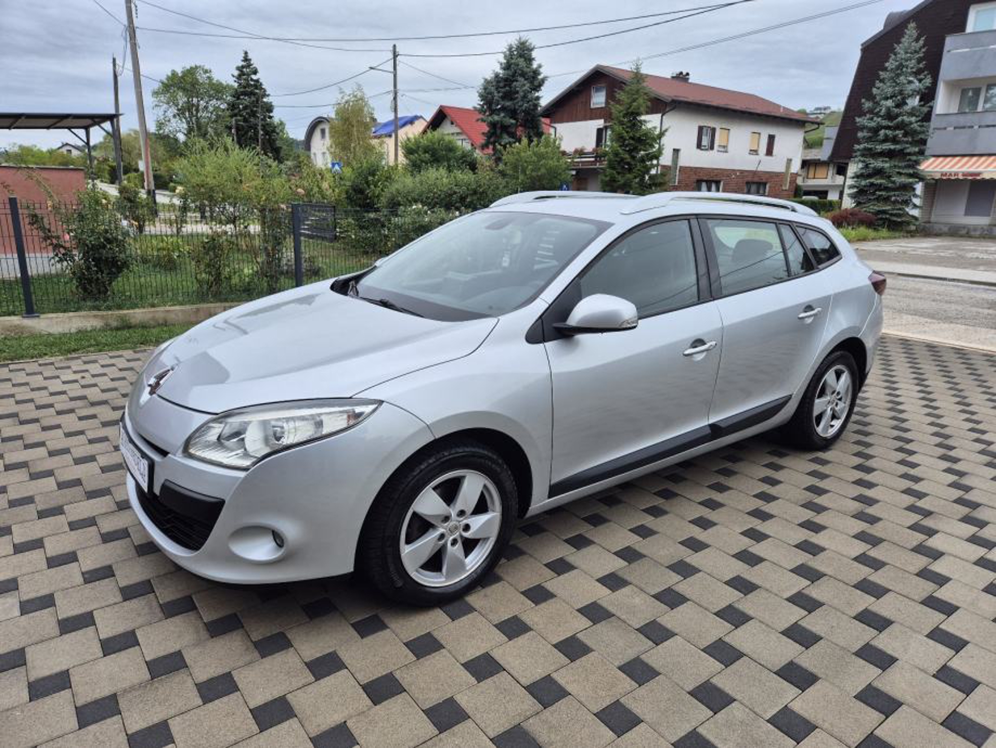 Renault Megane 1.6 16V 2011g Reg:07/27 185 TKm 100% SERVISNA