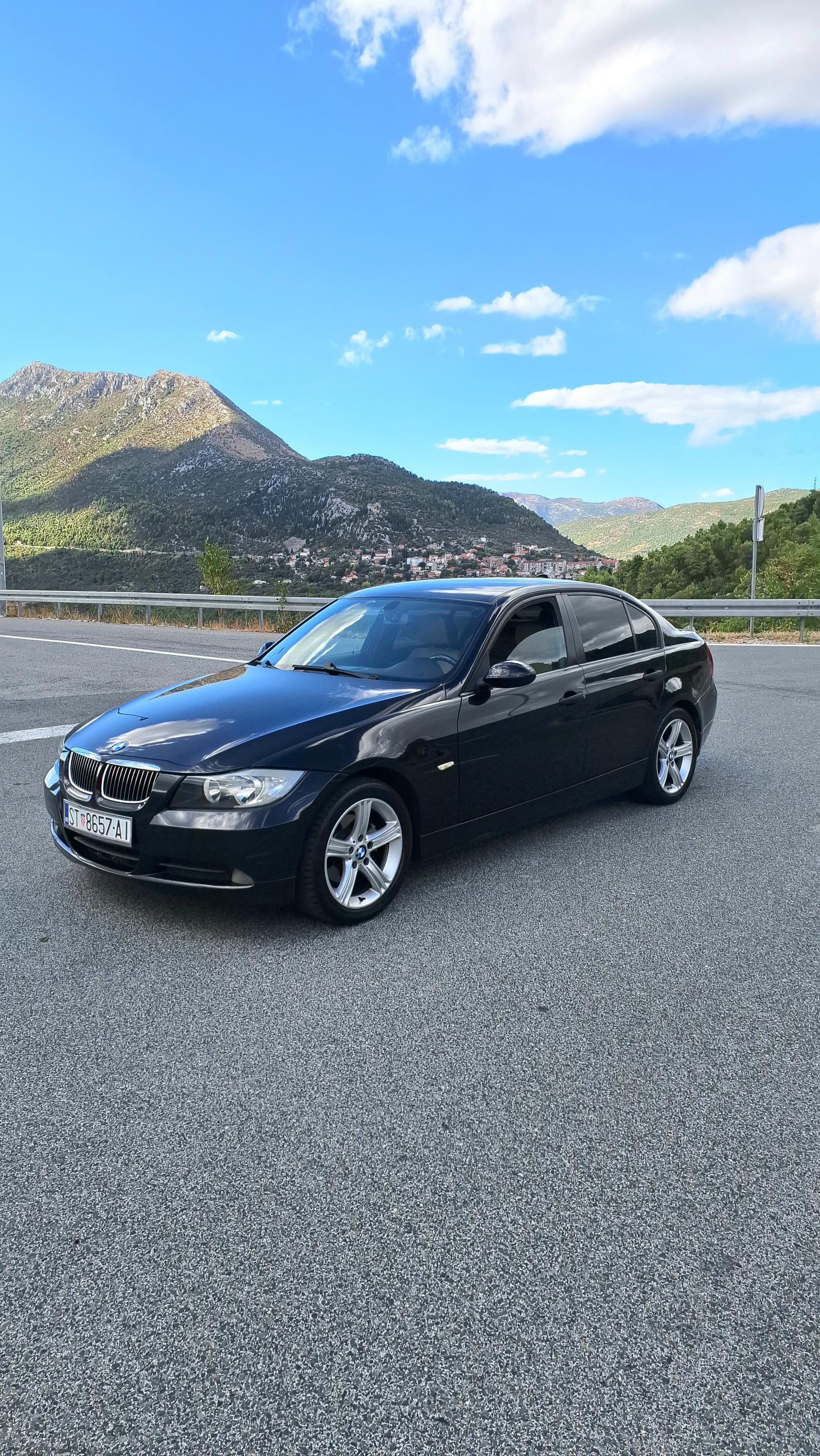 BMW E90 320D AUTOMATIK,KOŽA,ALU 17,OCUVAN