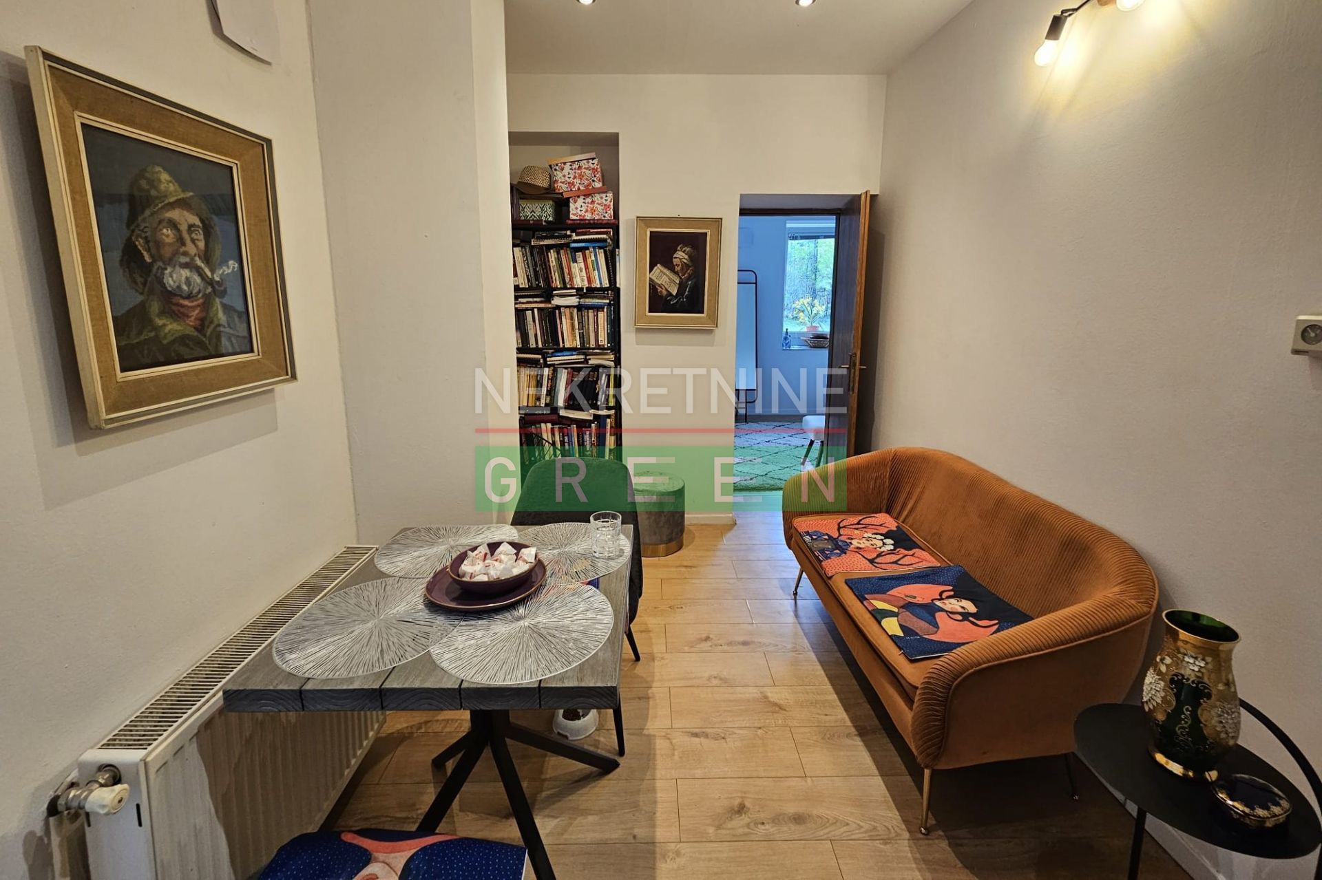 Zagreb, Donji Grad, manji trosoban stan