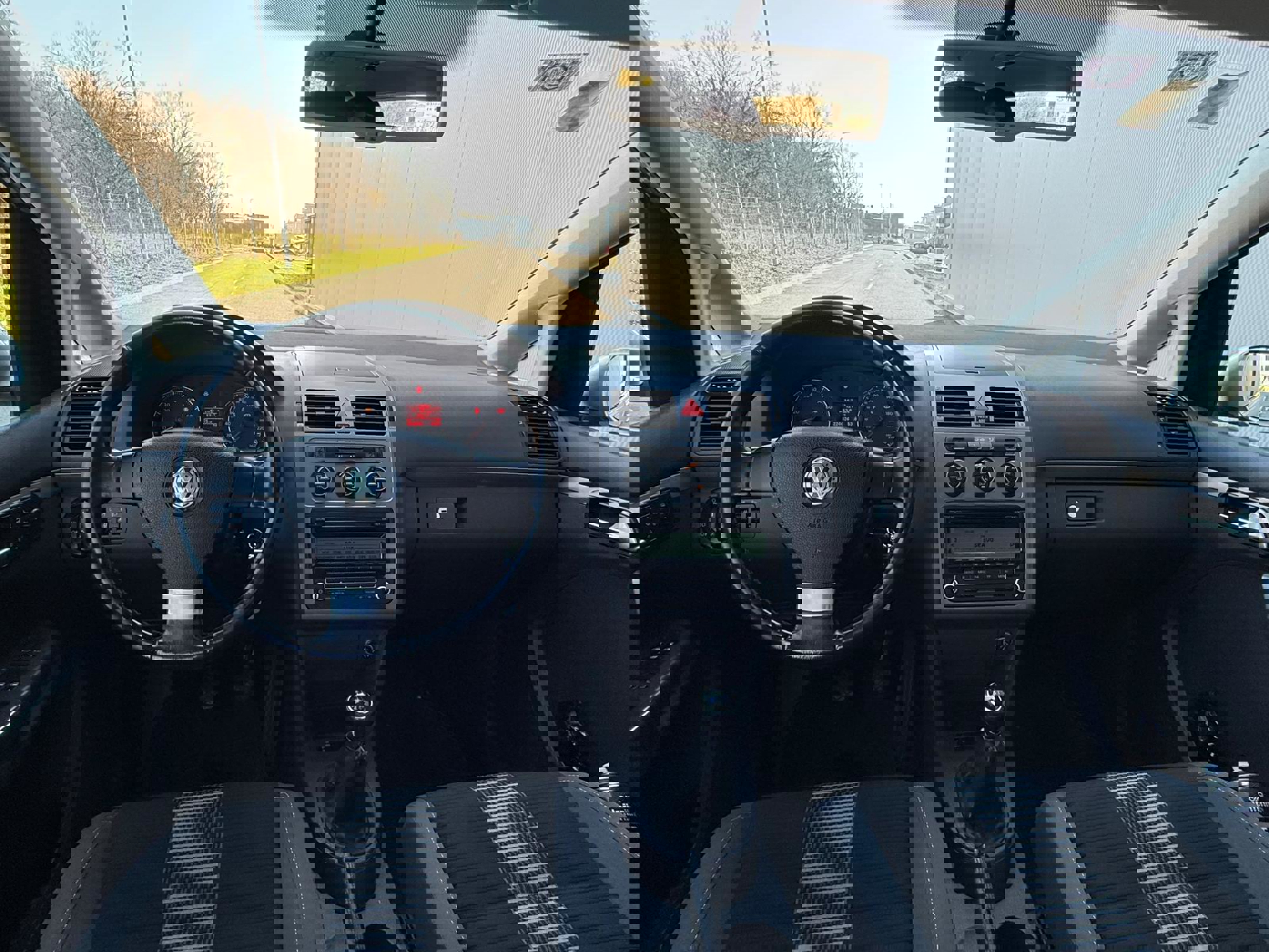 VW Touran 1.6i..2009g..reg 05/26..Dvozonska klima..Ispis km..Nije uvoz