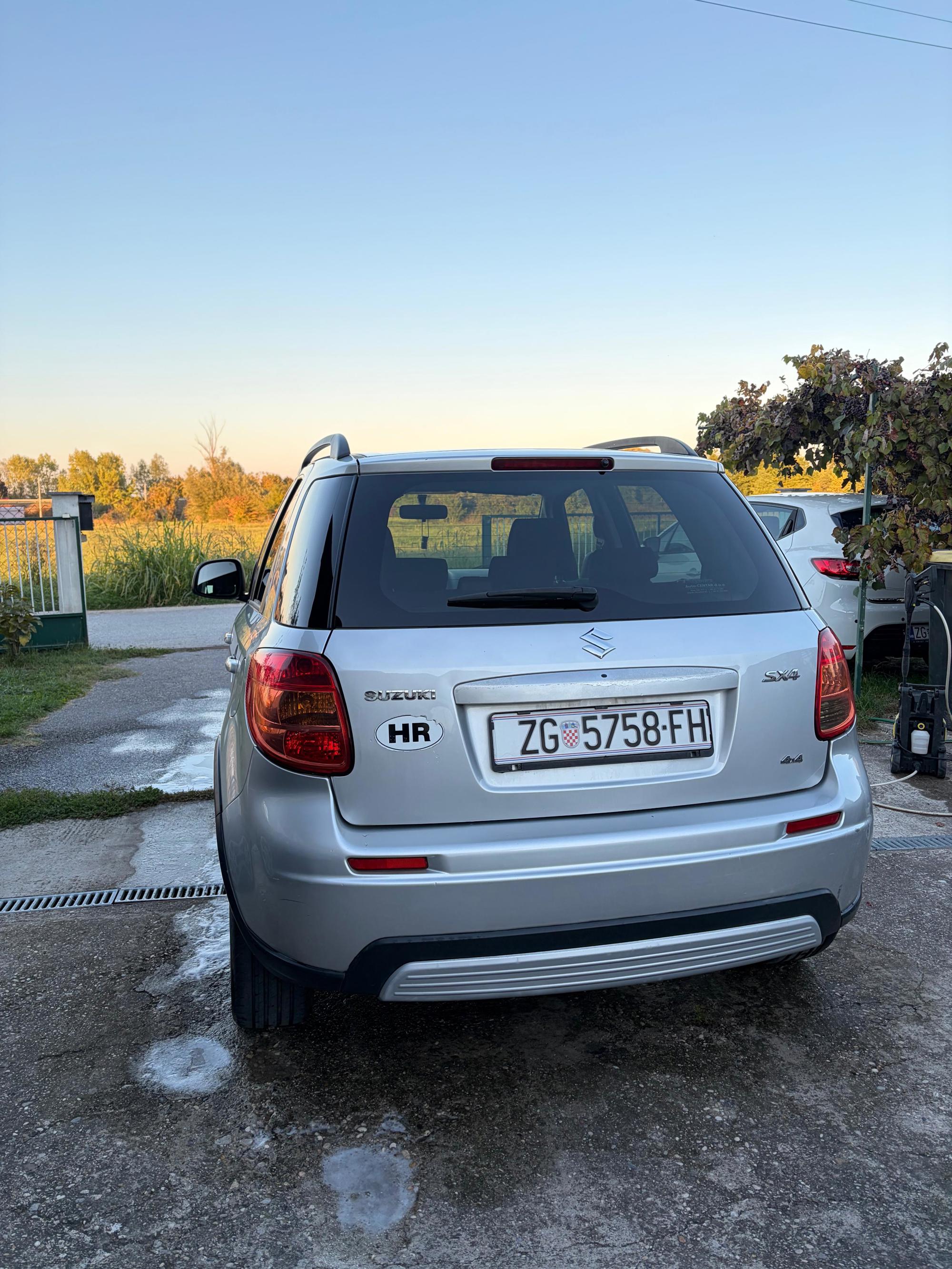 Suzuki SX4 4x4 benzin