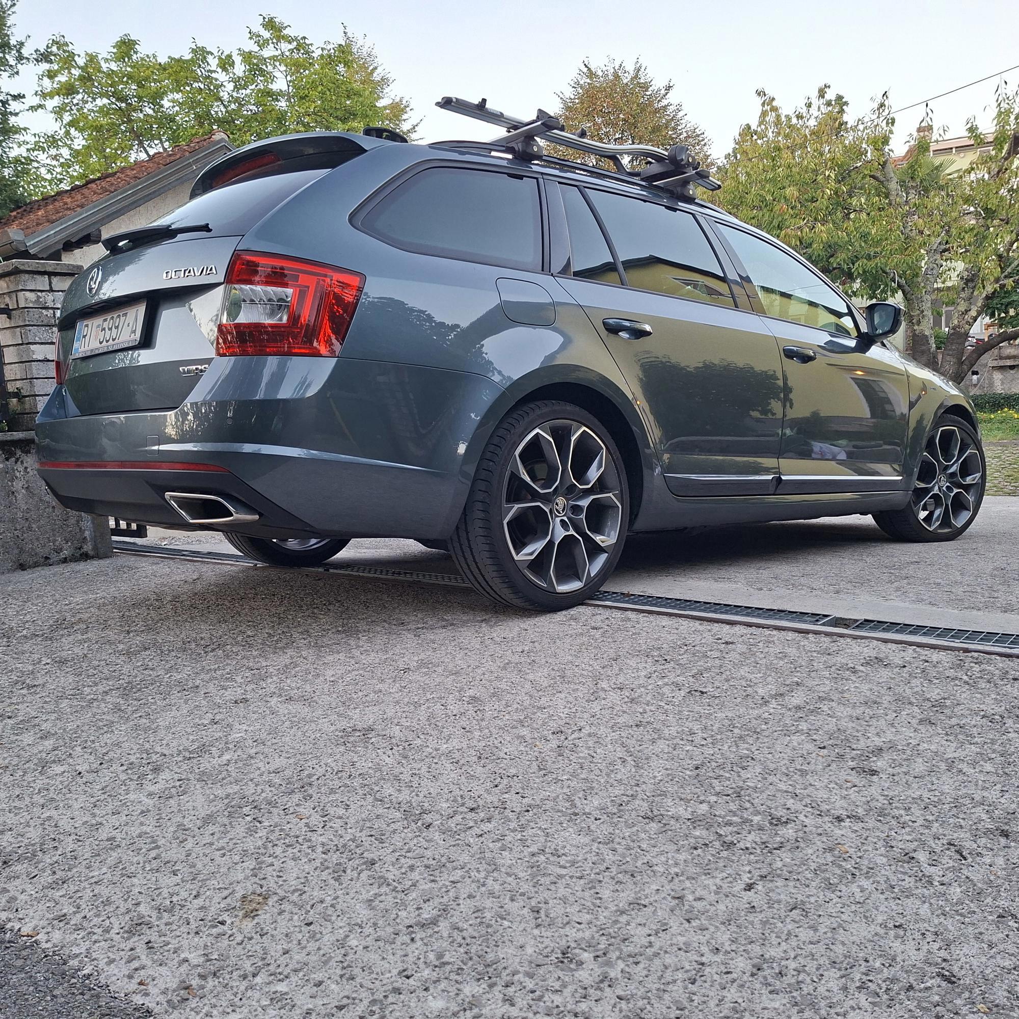 Škoda Octavia VRS 2,0 TDI HR auto DSG 4x4 karavan