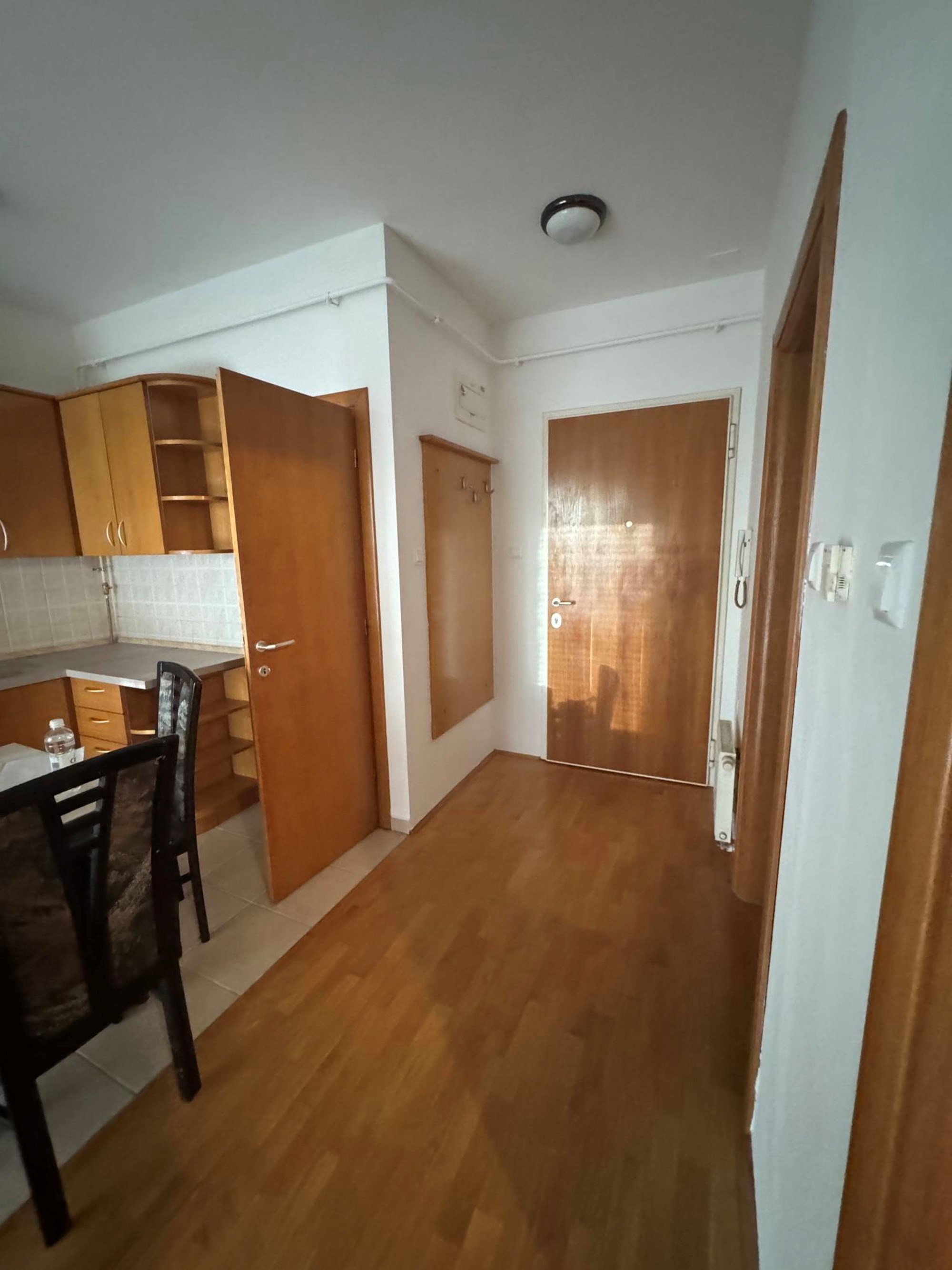 Iznajmljuje se stan 33m2