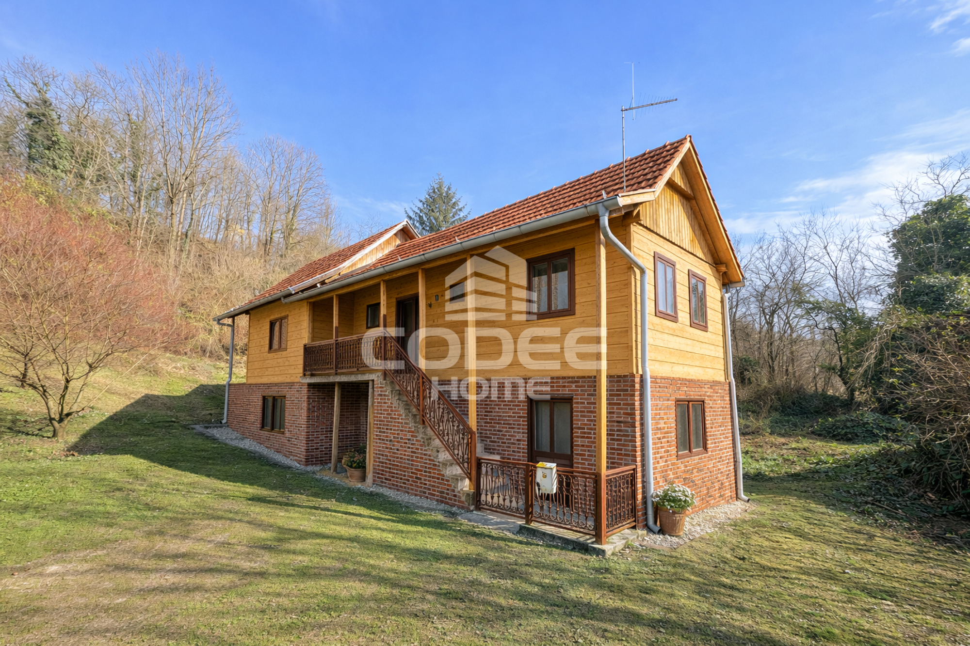 AUTOHTONA DRVENA KUĆA (ČARDAK) 143 m² | ZA RENOVACIJU