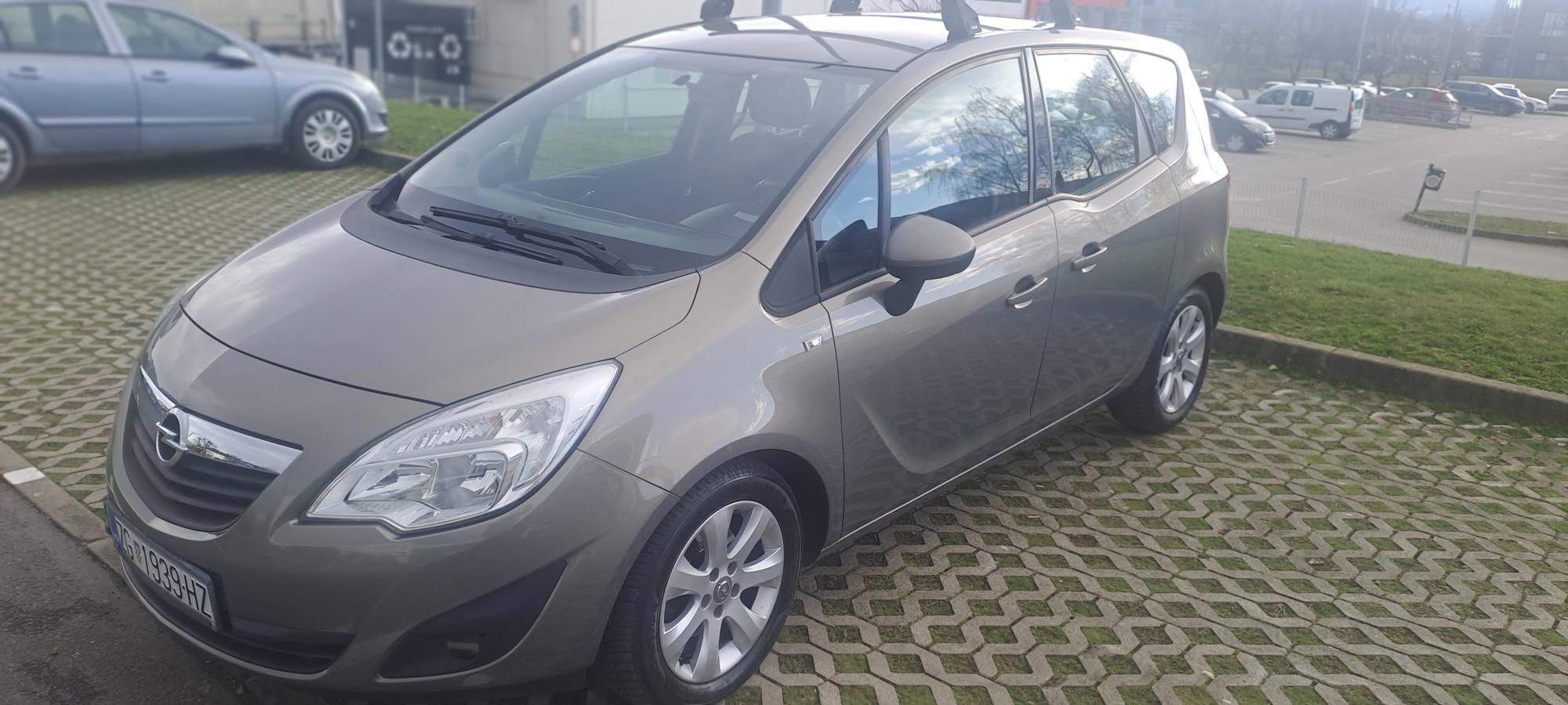 Prodajem Opel Meriva B