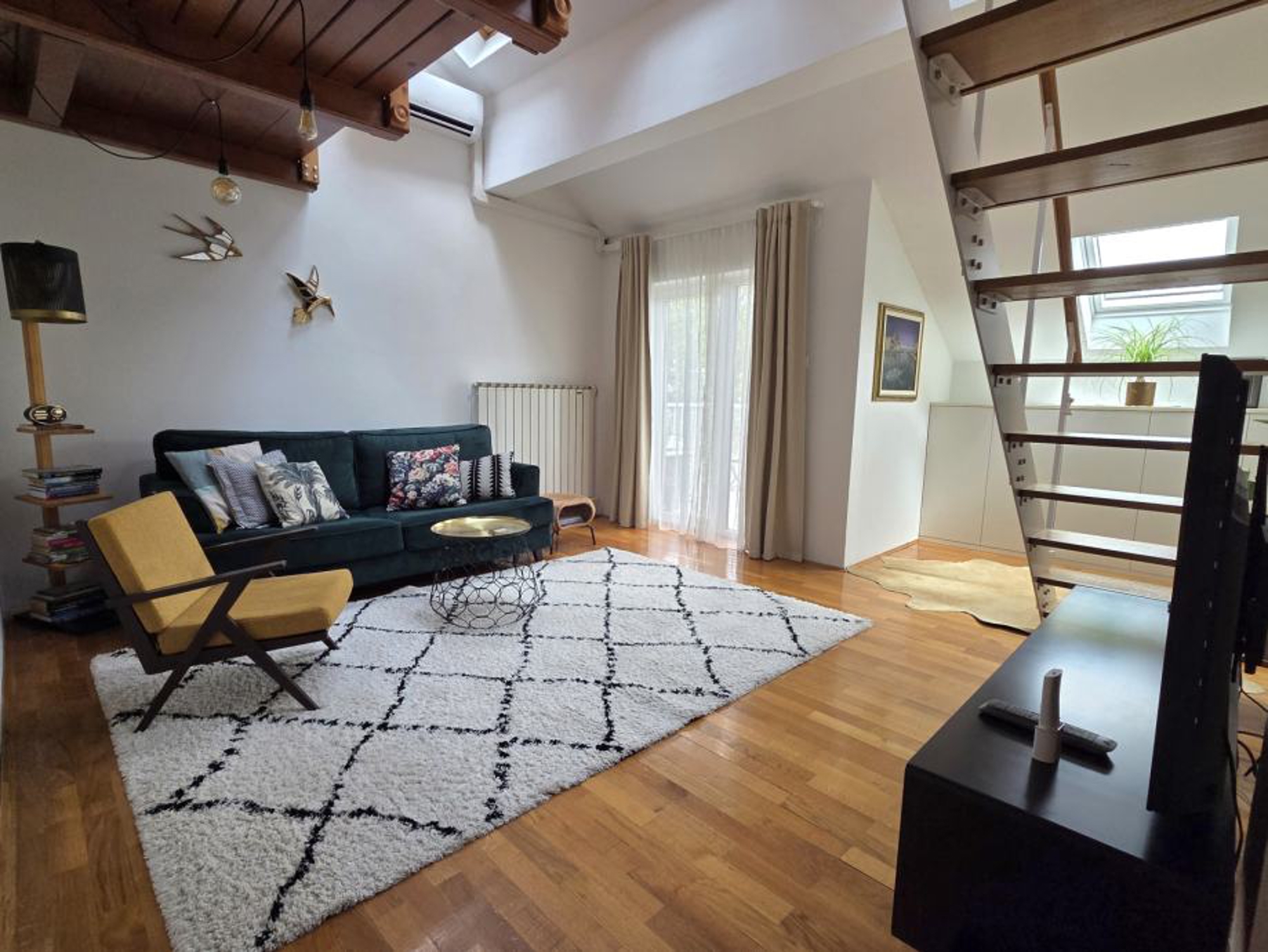 Dugave - stan s galerijom, parkirnim mjestom, 50.84 m2 (prodaja)