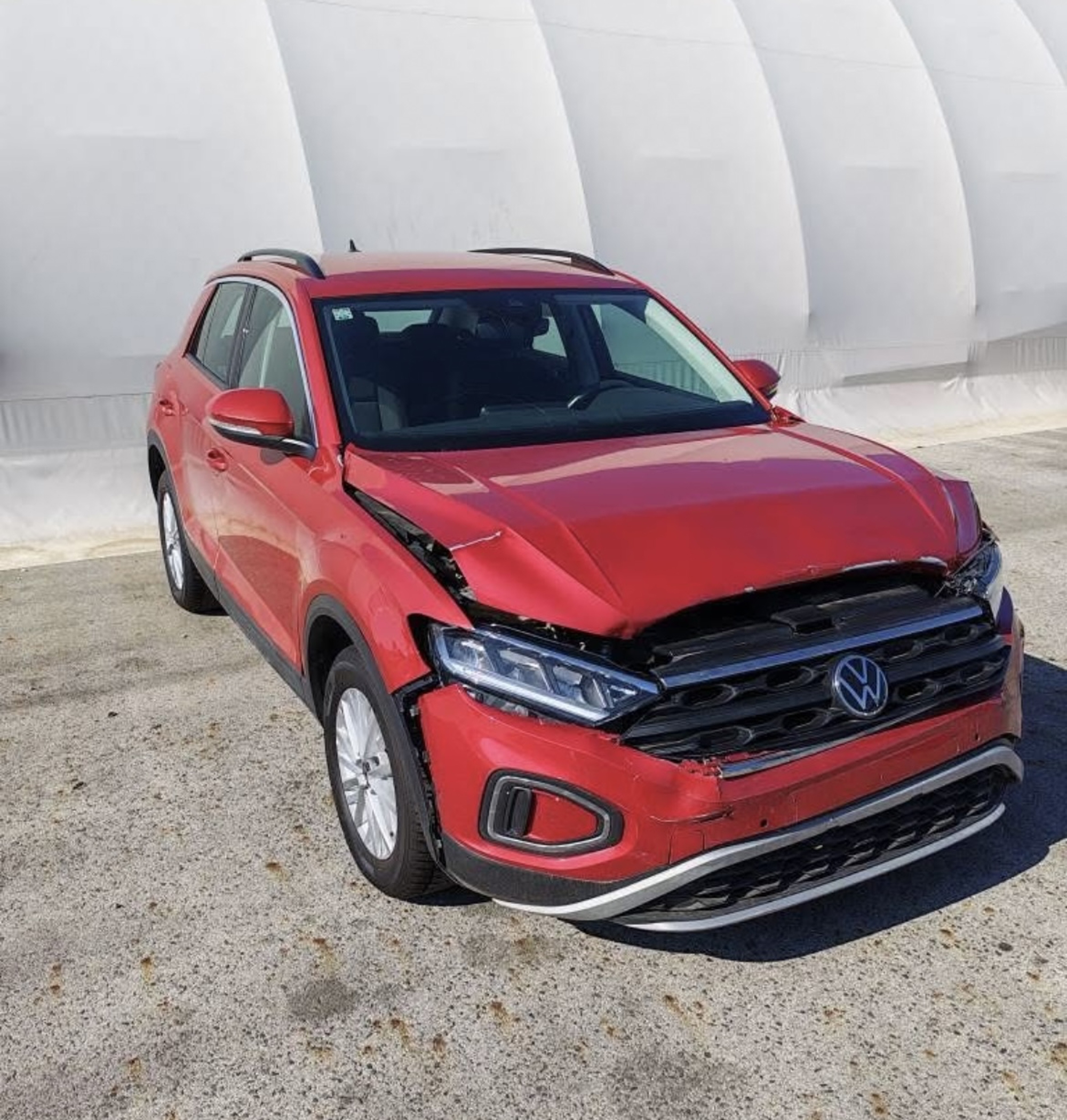 VW T-Roc 1.0tsi Life Oštećeno vozilo