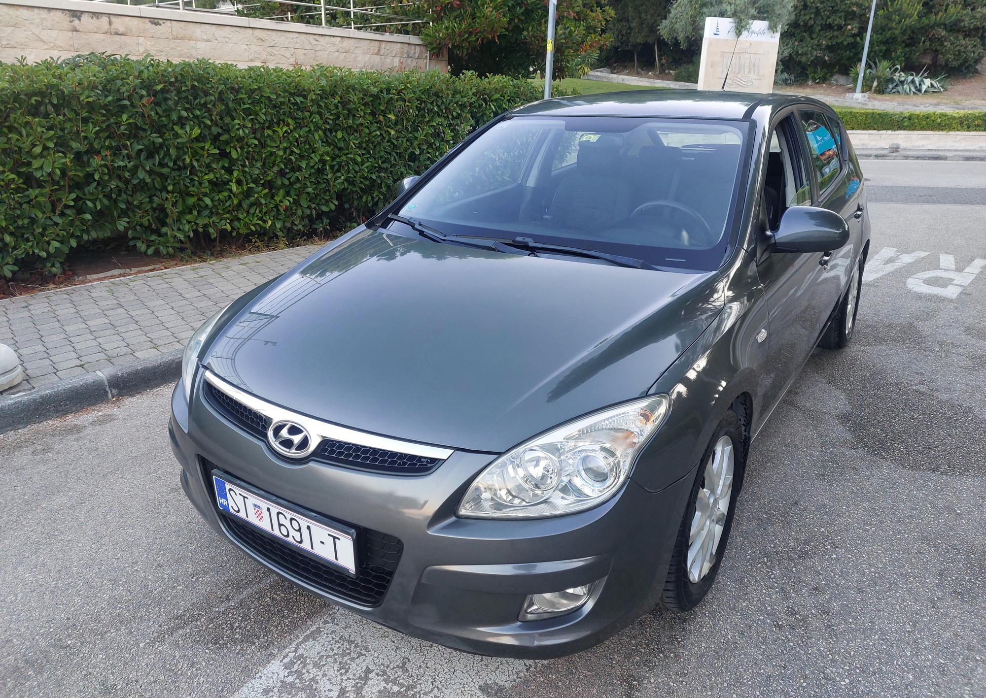 HYUNDAI i30 - BENZIN- PLIN-