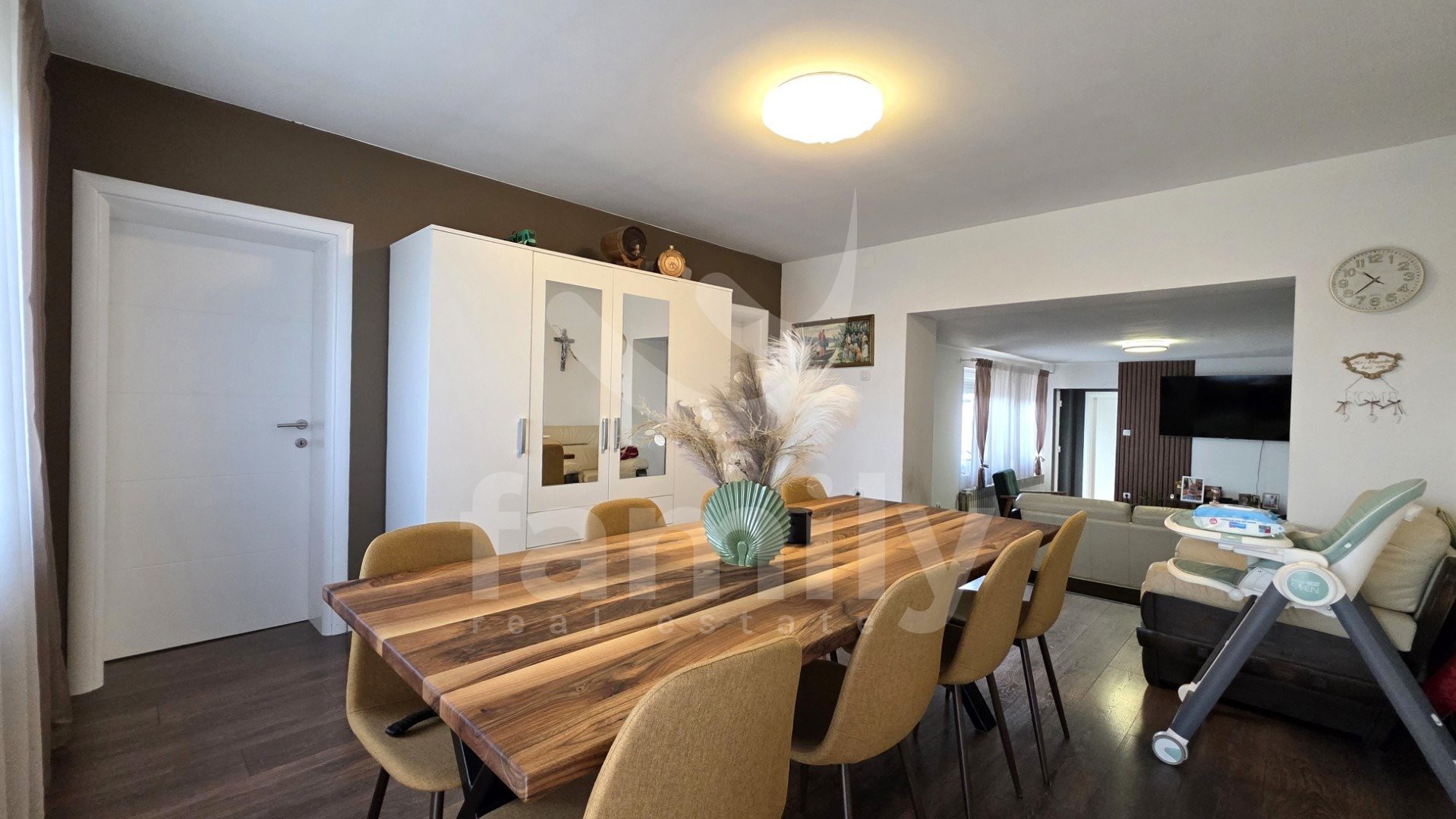 PRODAJA PREDIVNE OBITELJSKE KUĆE