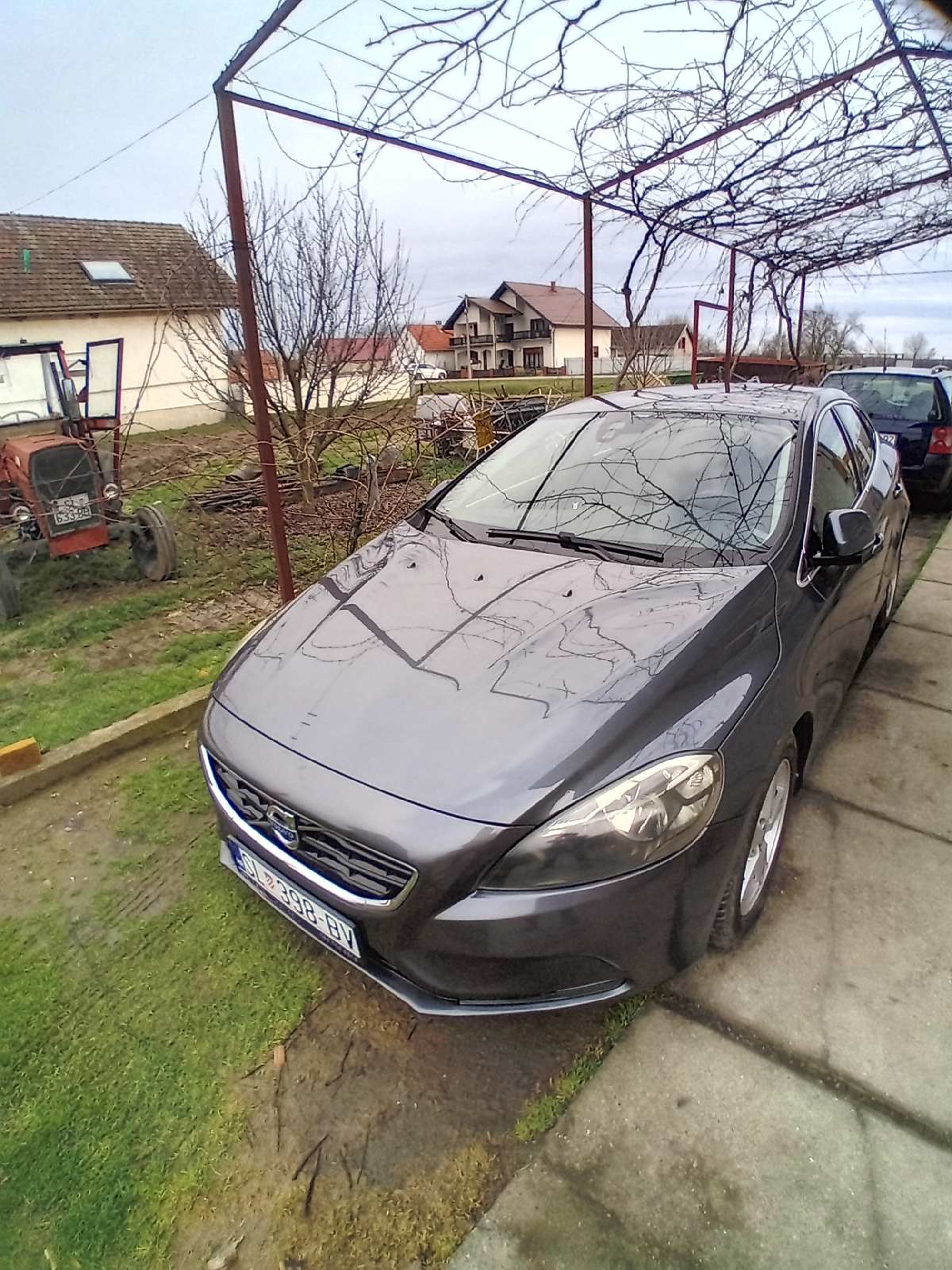 Volvo v40 d2 