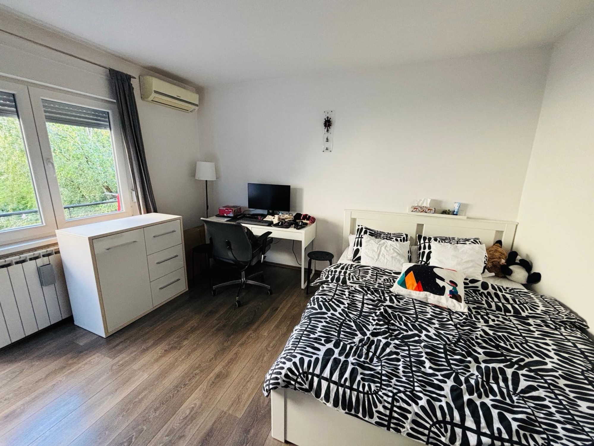 Najam: Miran i funkcionalan jednosoban stan (33 m²) s balkonom – Tuškanova (3. kat, jug)