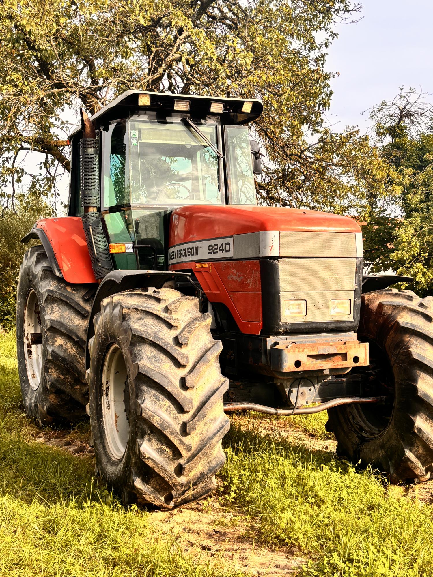 Massey Ferguson 9240